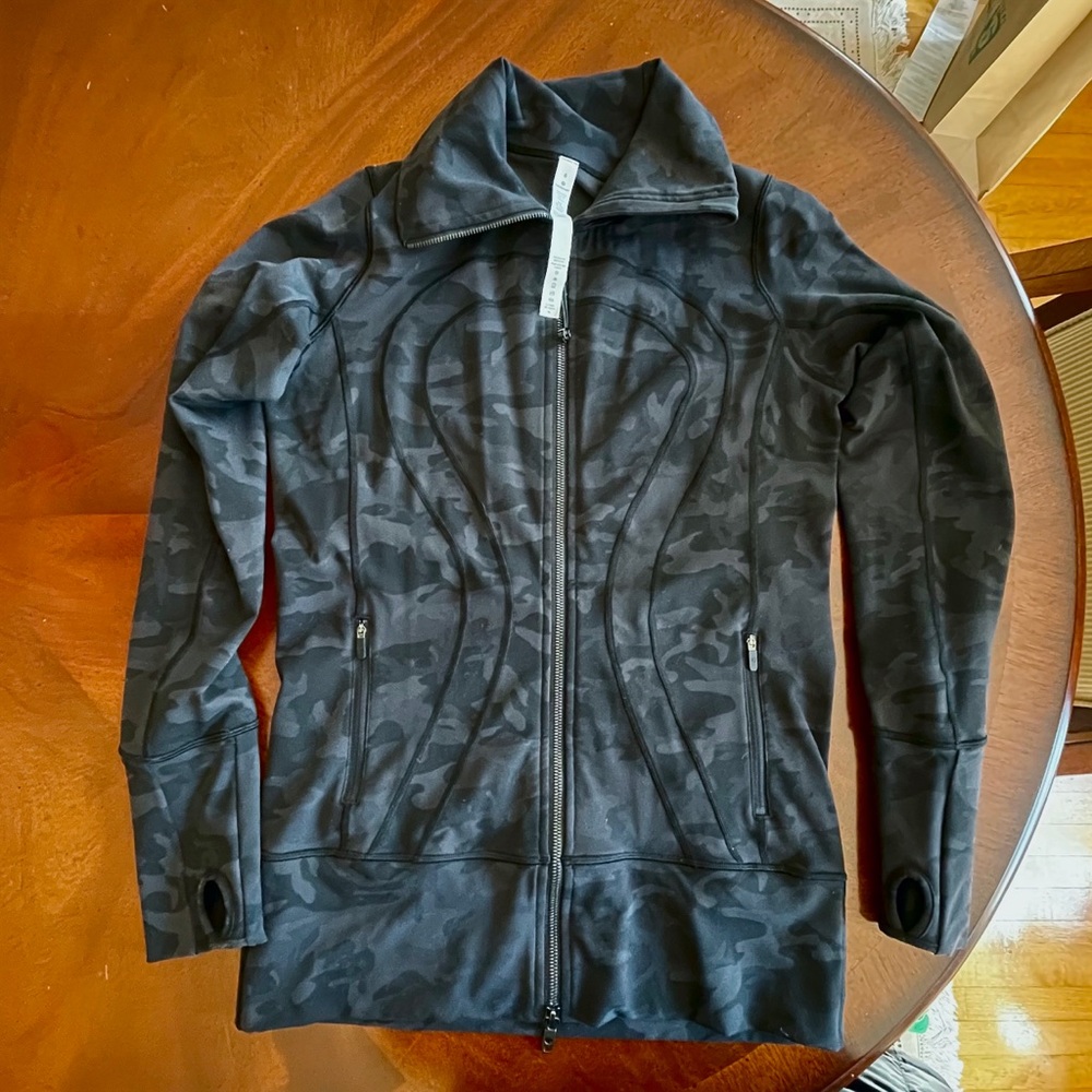Lululemon camo jacket size 8